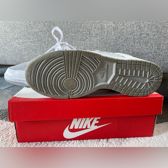 Men’s Nike Dunk Lows Retro White Grey Size 9US - Picture 4 of 7